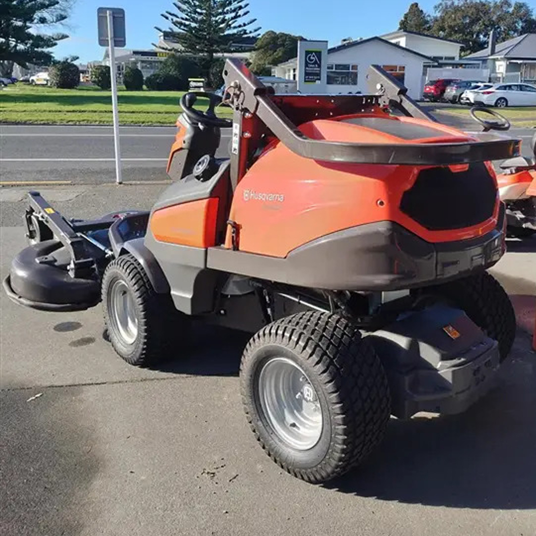 USED Husqvarna P525DX Rider with 155cm Rear Discharge/Mulching Cutting Deck image 2